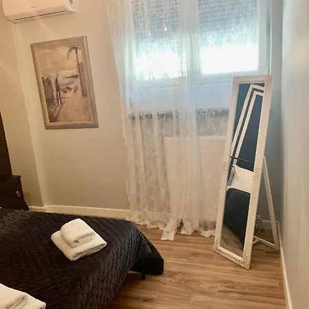 Modern And Spacious /5min Walk To The Center *
