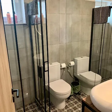 Modern And Spacious /5min Walk To The Center *